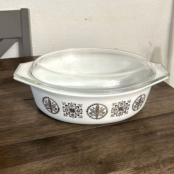 Vintage Pyrex 1958 2 1/2'' Qt 045 hex sign oval casserole with lid - Picture 2 of 9